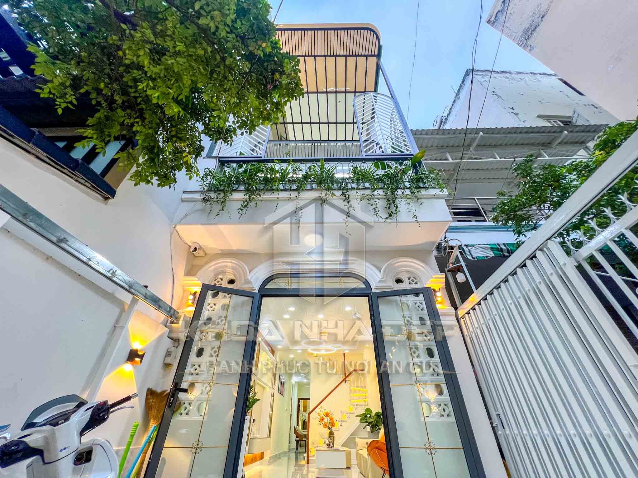 NHÀ ĐẸP "CỰC CHILL" PHÚ THUẬN , QUẬN 7