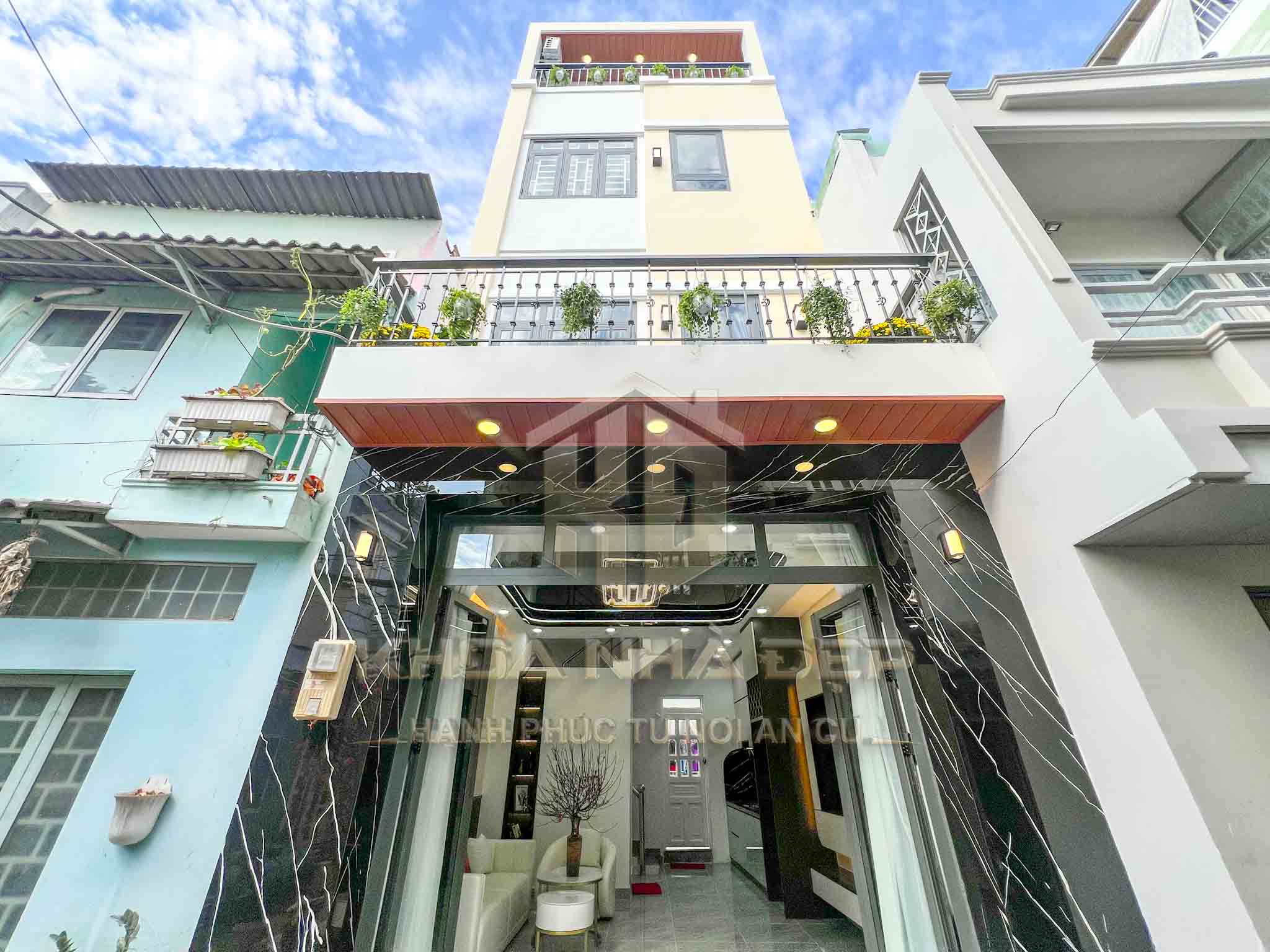 NHÀ ĐẸP 2MT HẺM TRẦN XUÂN SOẠN, QUẬN 7