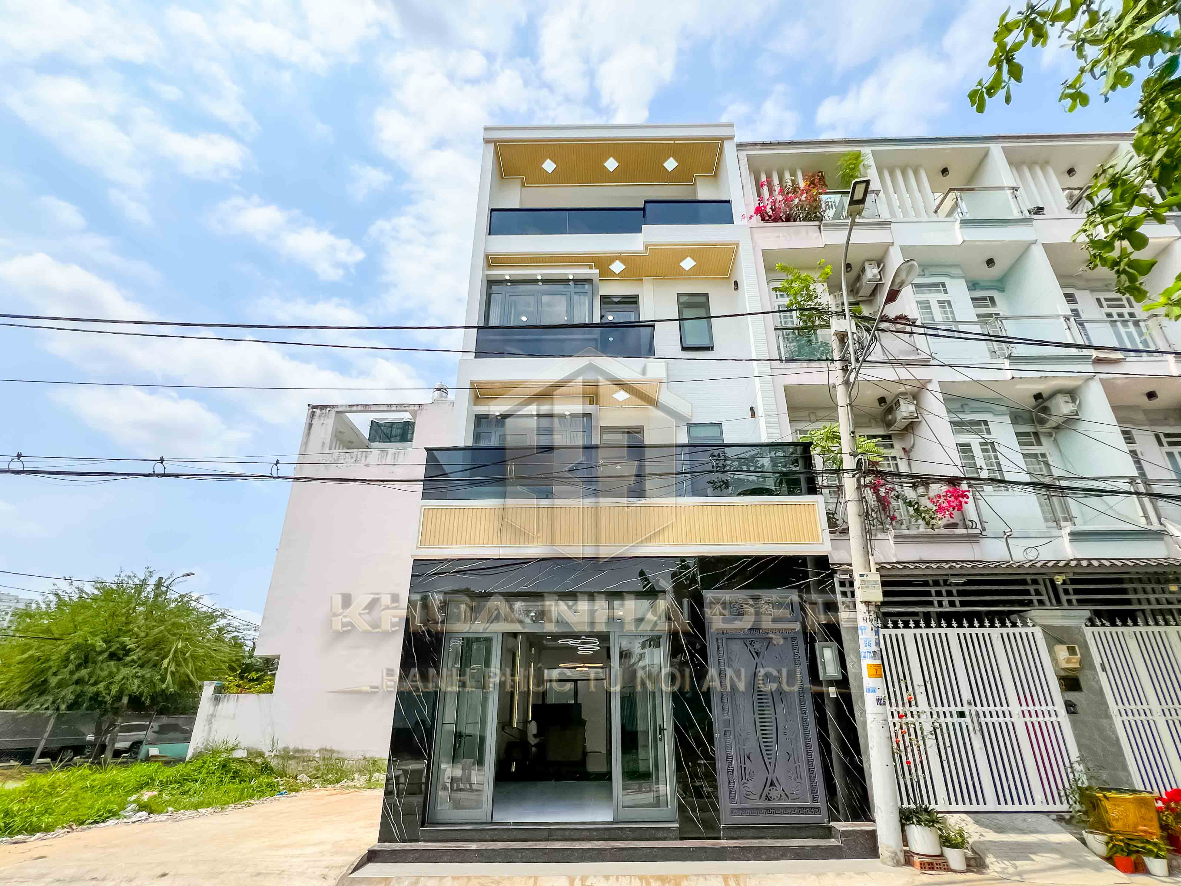NHÀ ĐẸP HIỆN ĐẠI CÓ THANG MÁY - KDC ĐÀO TÔNG NGUYÊN, NHÀ BÈ