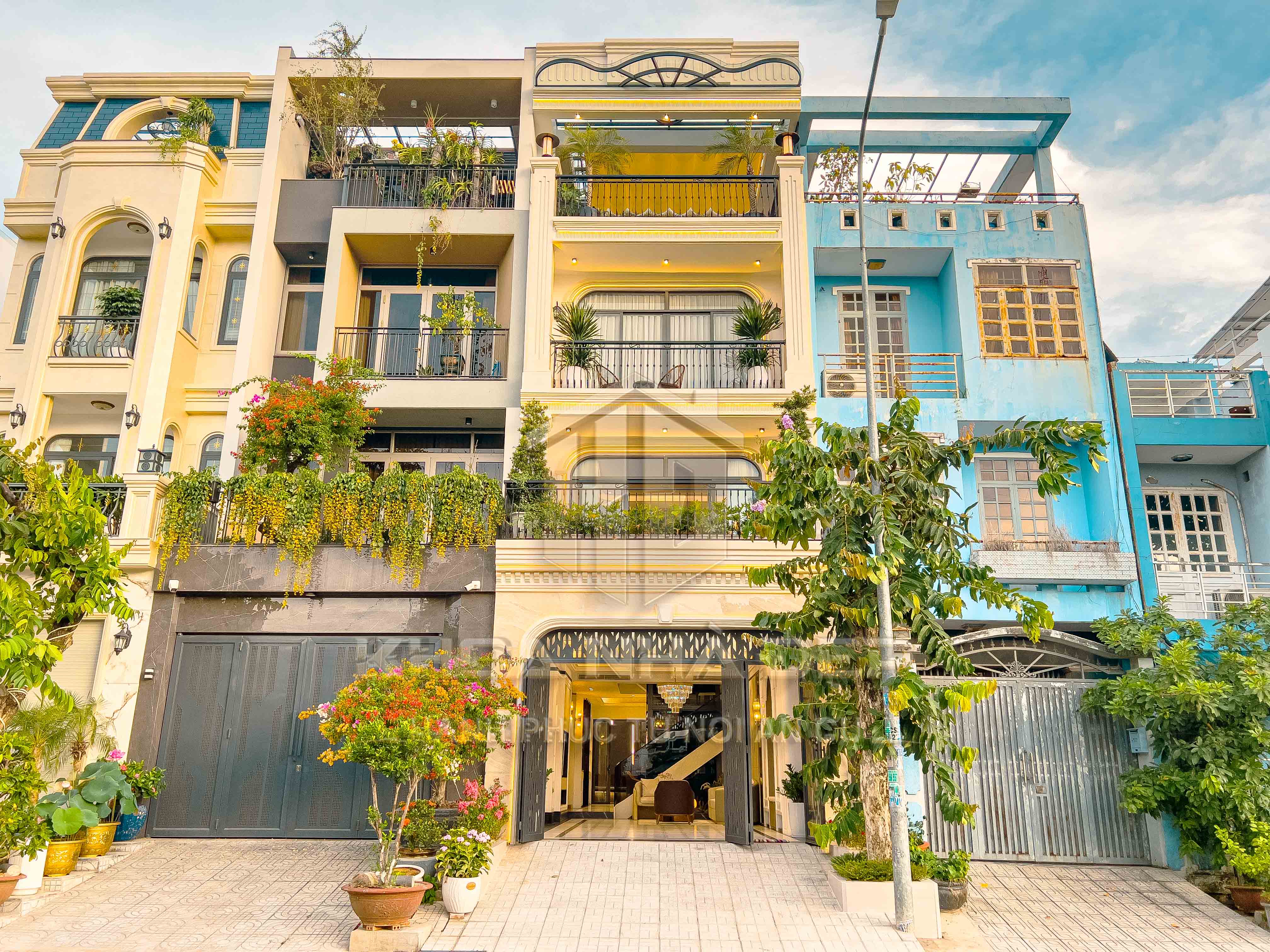 SIÊU PHẨM NHÀ PHỐ LUXURY BÁN CỔ ĐIỂN KDC PHÚ MỸ, QUẬN 7